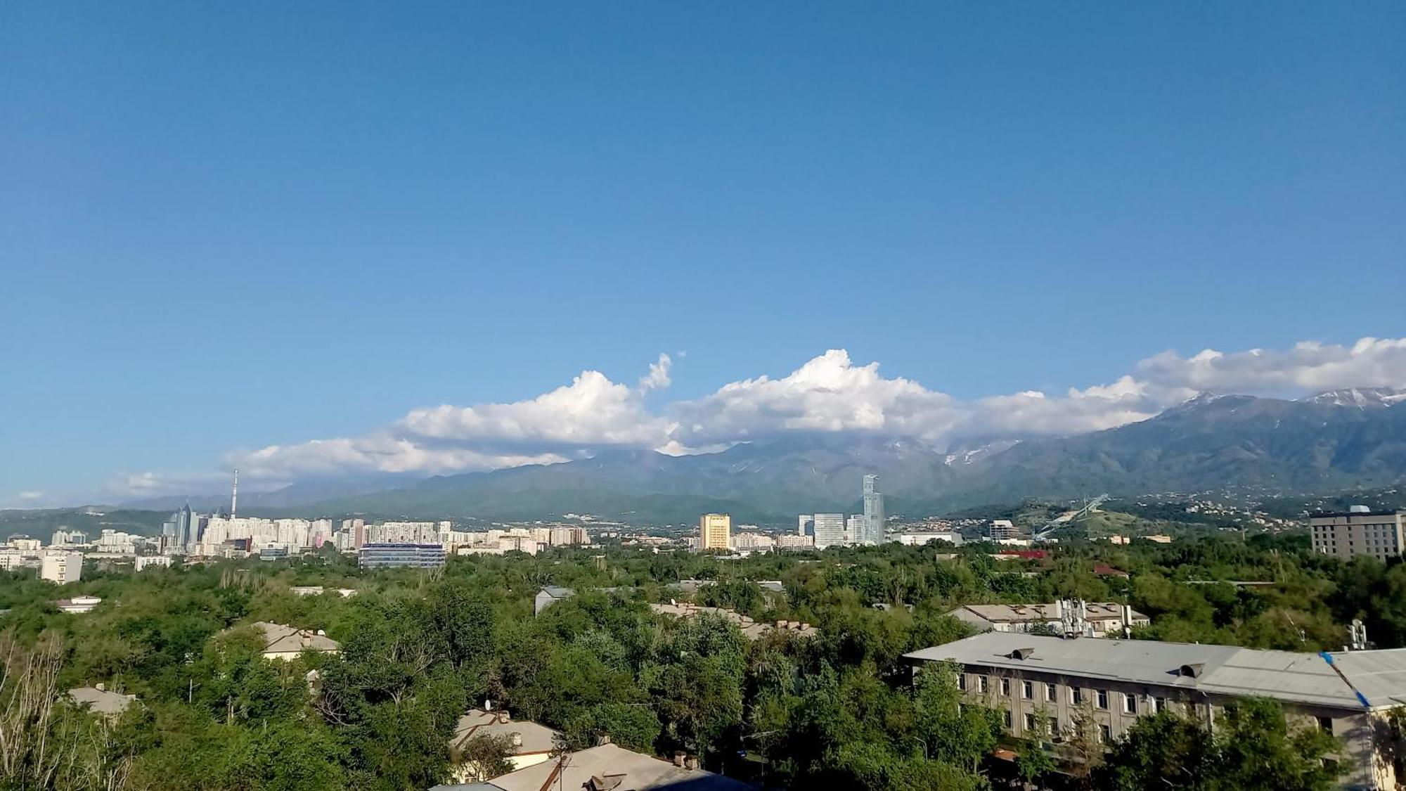"Картина Горных Вершин" Квартира- "Mountain View" Apartment Almatý Exterior foto